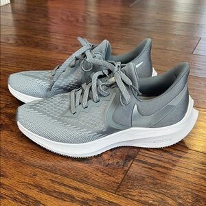 Nike Zoom Gray Athletic Shoes 7.5 Women’s